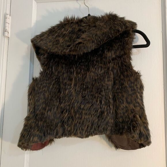 Parameter Fur cropped vest. - Picture 2 of 3